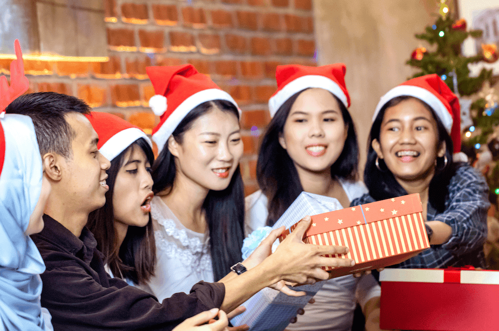 Navigating Healthy Boundaries During Holiday Gatherings