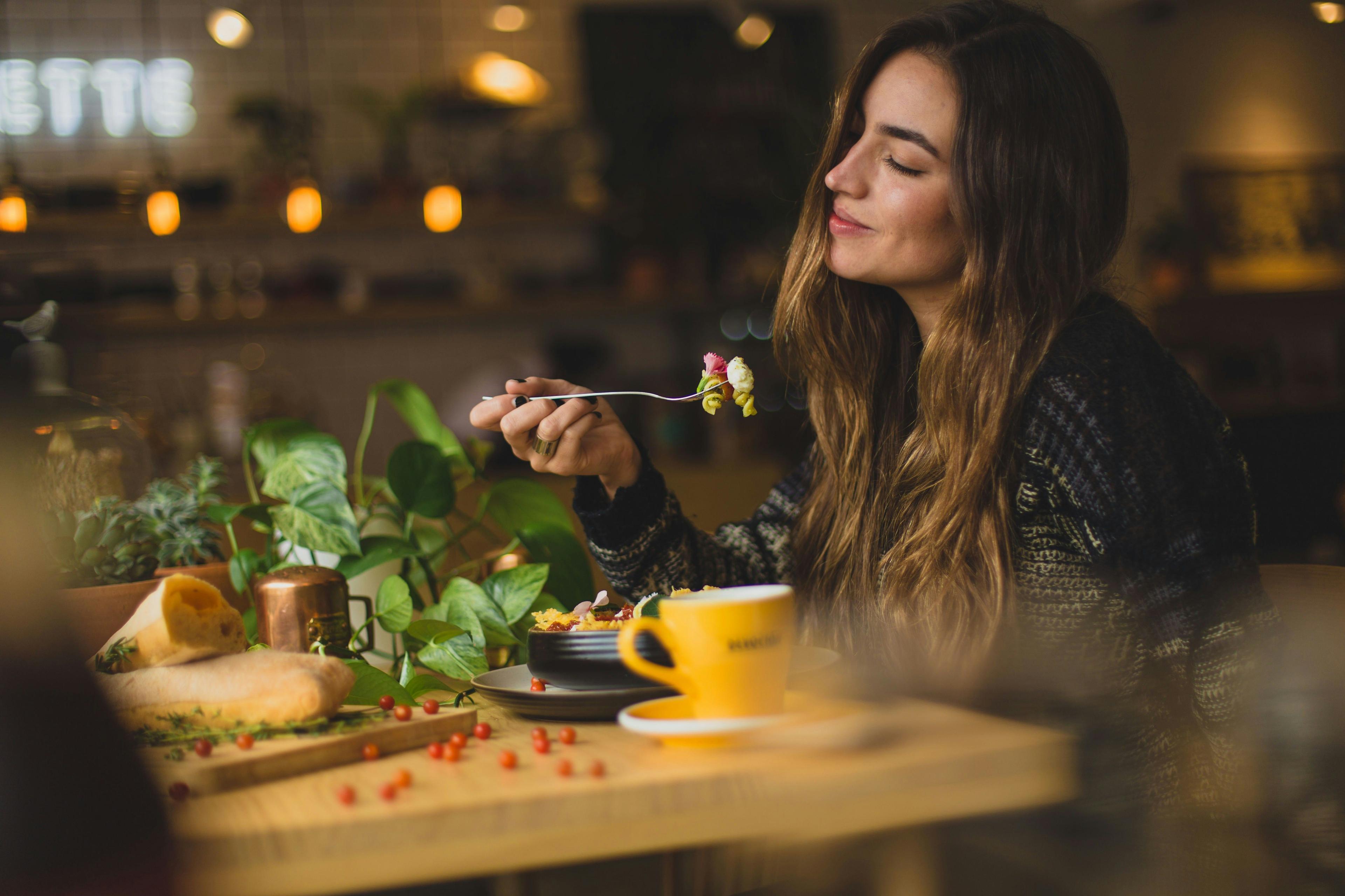 Mindful Eating: Achieving Wellness One Bite at a Time